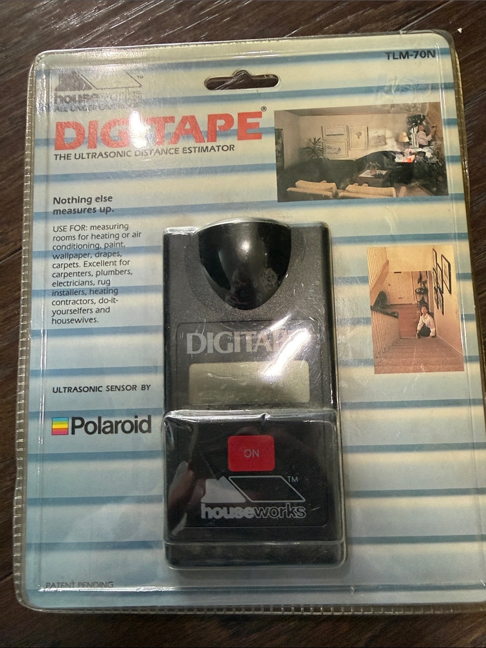 Vintage Polaroid DIGITAPE Ultrasonic Distance Estimator – Black with Red Button
